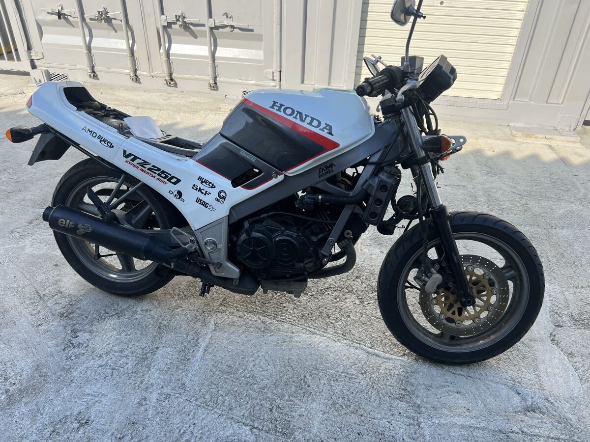 VT250Z (FRP) 未使用新品 VT250Z(ホンダ)のバイクを探すなら