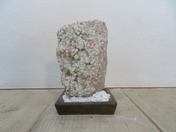門司　梅花石　自然石 約16cm 木製台座付き Yahoo!オークション -「梅花石」(原石) (岩石、鉱物)の落札相場