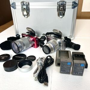 OLYMPUS PEN Lite E-PL3 ミラーレスカメラ 2台 Wズームレンズ バッテリー、充電器×2 アルミケース オリンパス OLYMPUS ミラーレス一眼