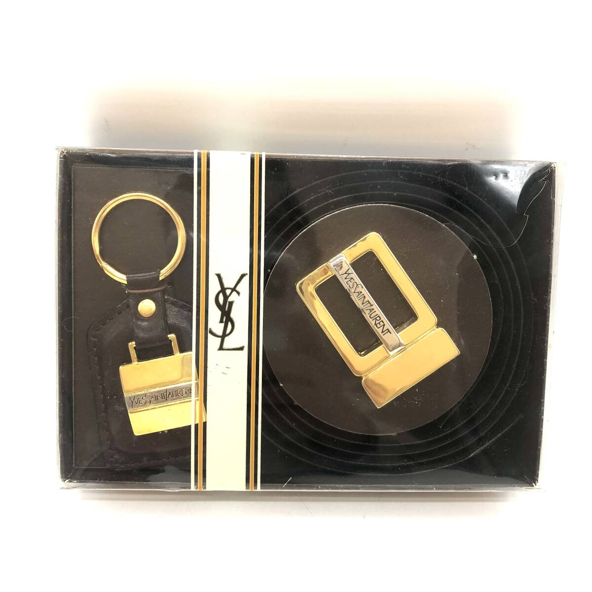 タグ付き　未使用　美品　YSL イブサンローラン　ベルト　レザー　金具　ホワイト 未使用 美品 YSL イブサンローラン ベルト レザー 金具 ホワイト
