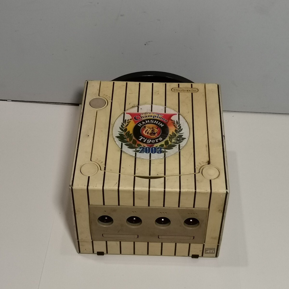 ゲームキューブ 2003年 阪神タイガース 優勝記念限定モデル ゲームキューブ・ 阪神タイガース 2003年優勝記念限定モデル