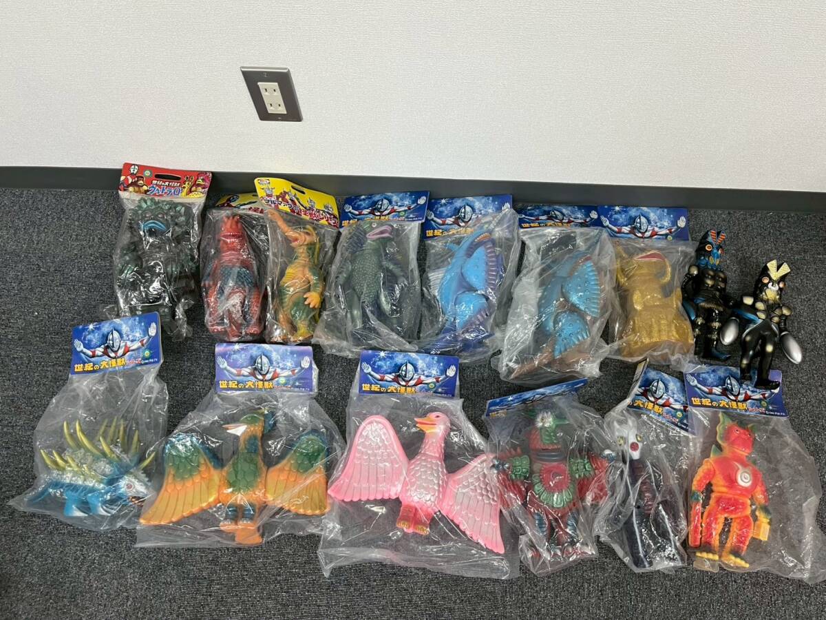 希少　カネゴン　 フィギュア 2体セット Yahoo!オークション -「カネゴン」の落札相場・落札価格