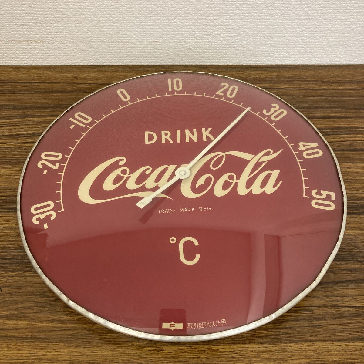 Coca-Cola 温度計 レトロデザイン Amazon.com: Nostalgic-Art Coca-Cola Analogue Thermometer
