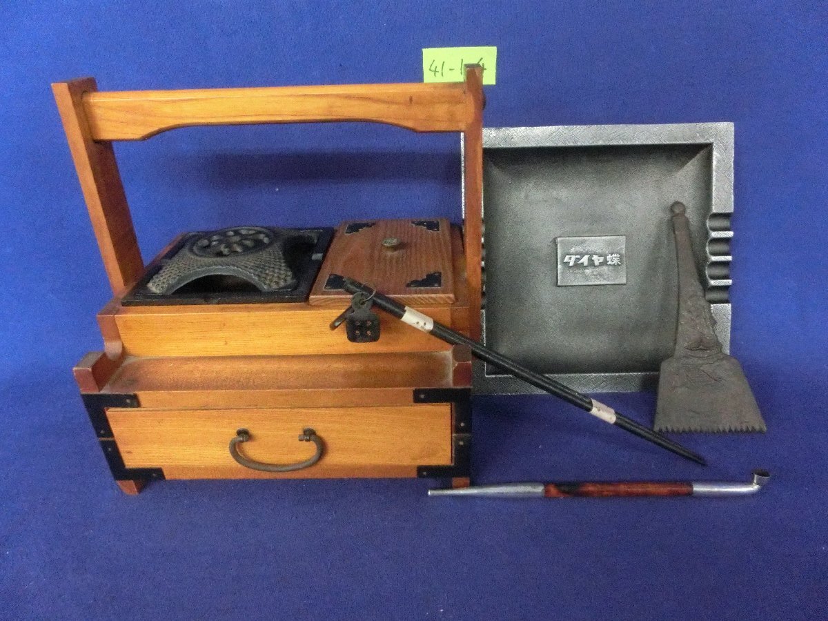 レトロ鉄器 煙管 灰皿 古物 骨董品 Yahoo!オークション - 煙草盆 灰皿 たばこ盆 鉄器灰皿 喫煙具