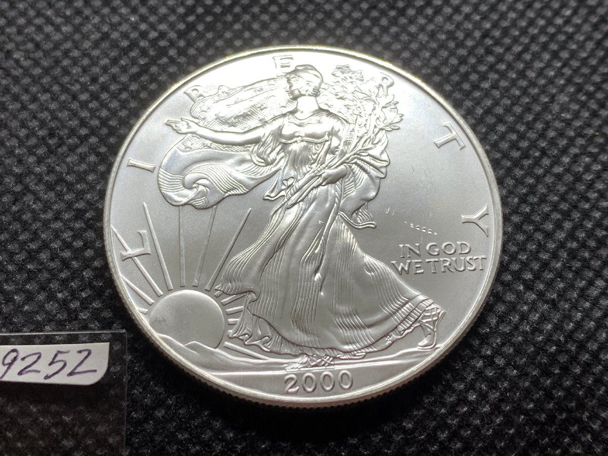 2002年 アメリカ「イーグル・ウオーキング リバティ」純銀 1オンス 銀貨 2022年 (新品) アメリカ「イーグル・ウオーキング リバティ