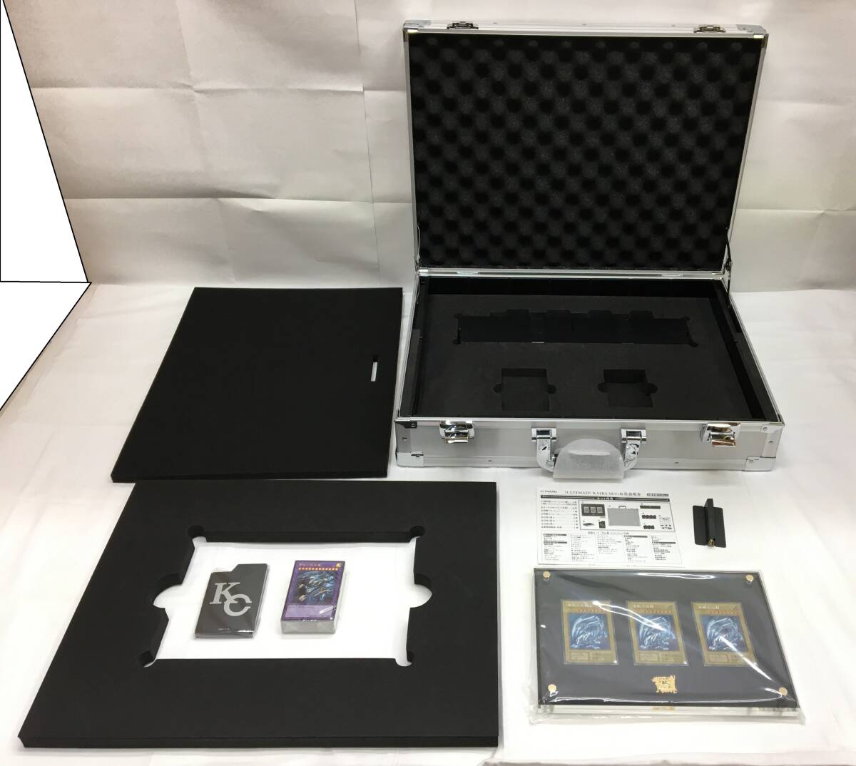 遊戯王OCG デュエルモンスターズ 海馬アタッシュケース　まとめ売り約5600枚 遊戯王】海馬社長の全使用カードを収録したアタッシュケースが