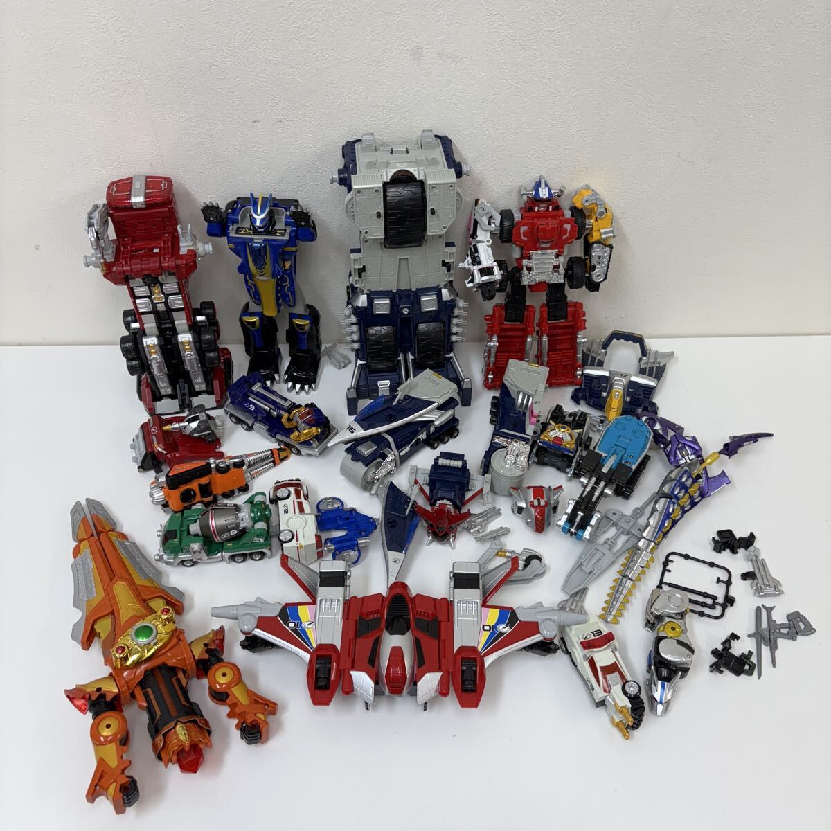 Yahoo!オークション -「ボウケンジャー ロボット」の落札相場