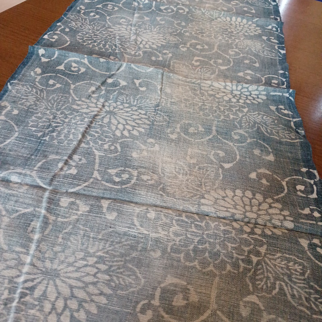 藍染古布と型染めの巾着（色入） 藍染古布と型染めの巾着（色入） 藍染古布と型染めの巾着（