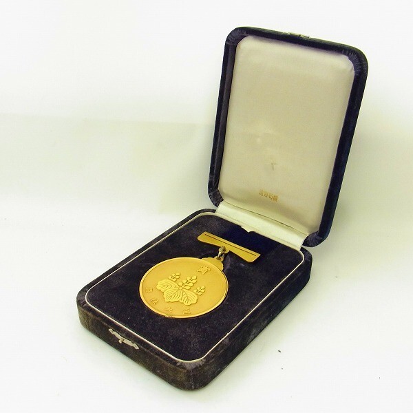 【28日までの出品】純銀　記念メダル　造幣局刻印入り　約132.8g　※箱無し 国宝章牌「姫路城」造幣局 記念メダル（純銀製） 銀メダル 記念