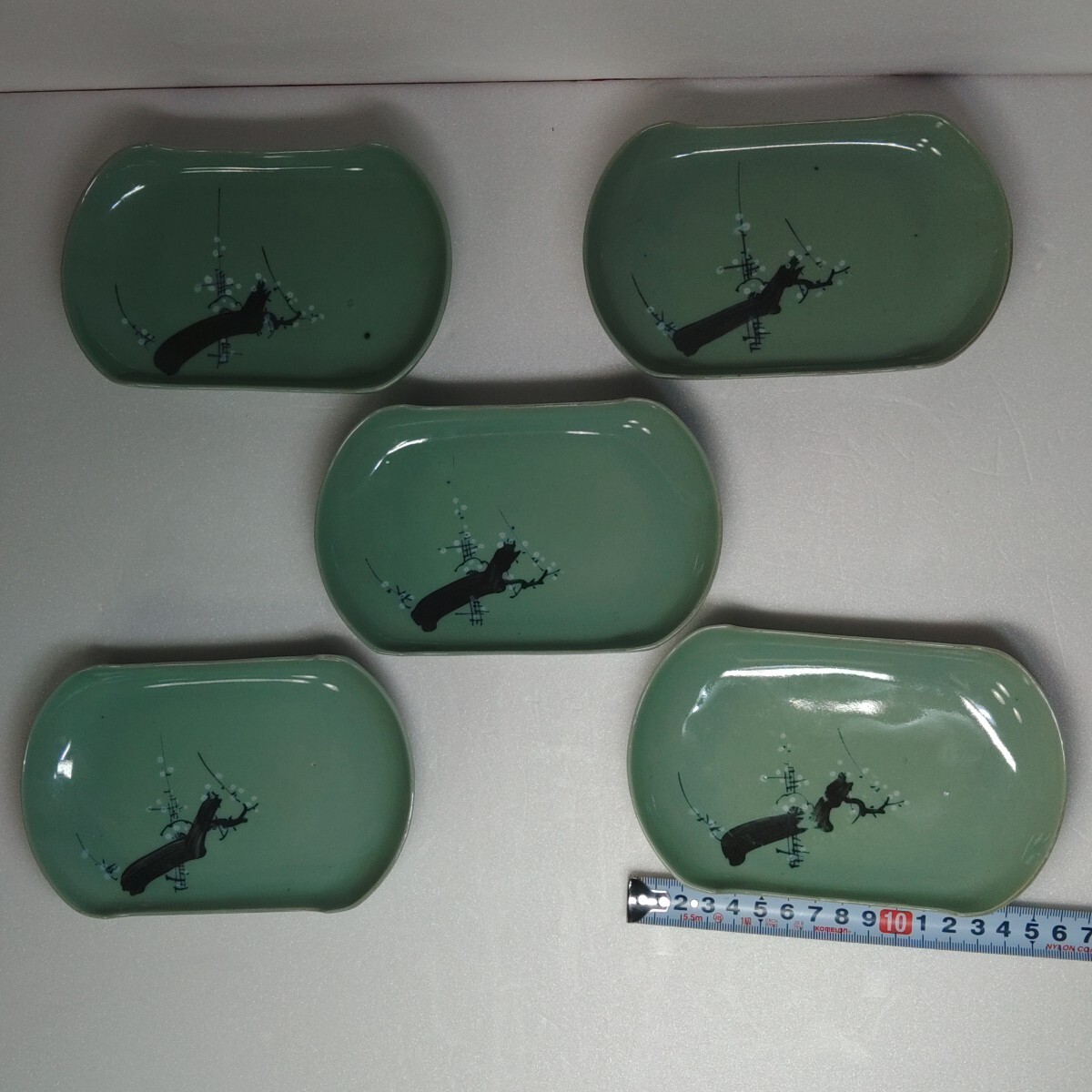 薄手青磁皿(5枚) 薄手青磁皿(5枚)