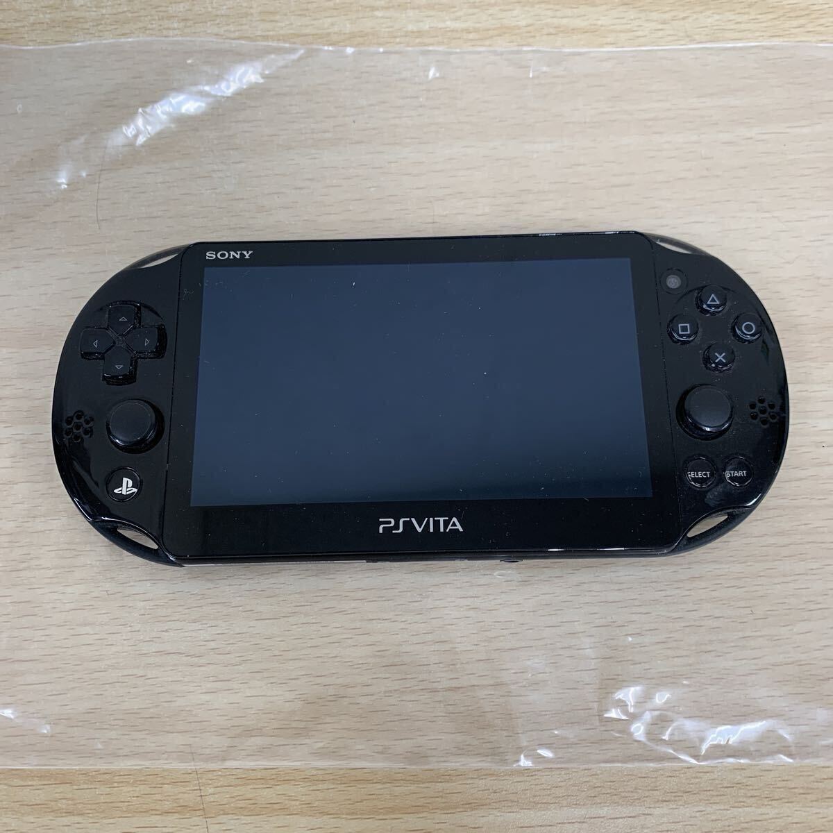 psvita 2000 本体のみ　【美品】 PS Vita 2000 ホワイト Wi-Fi 本体のみ 充電器なし