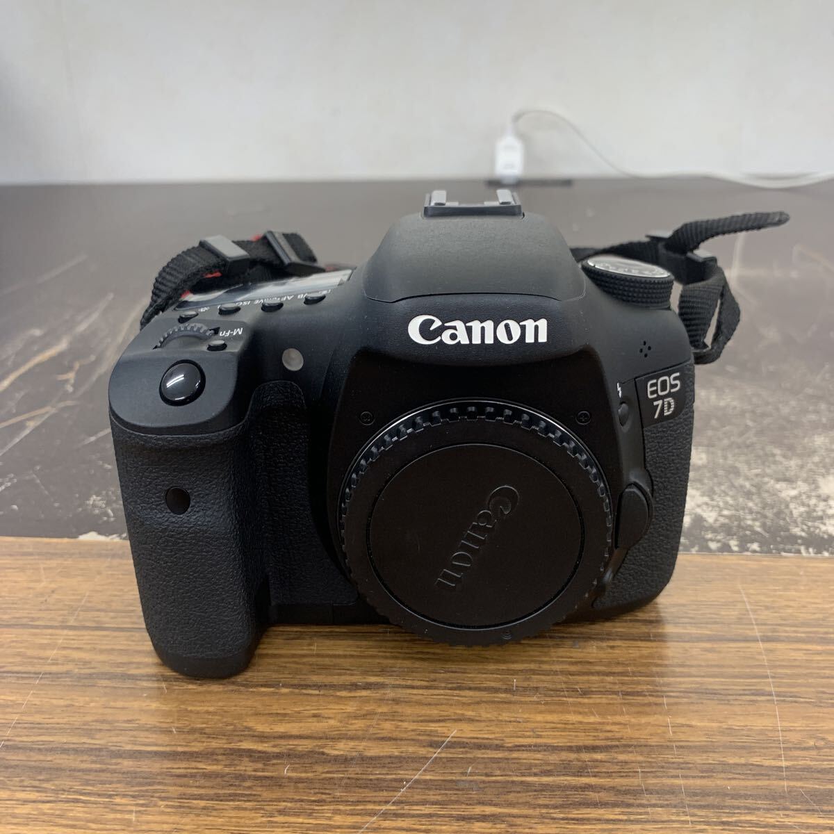Yahoo!オークション -「eos7d ボディ」の落札相場・落札価格