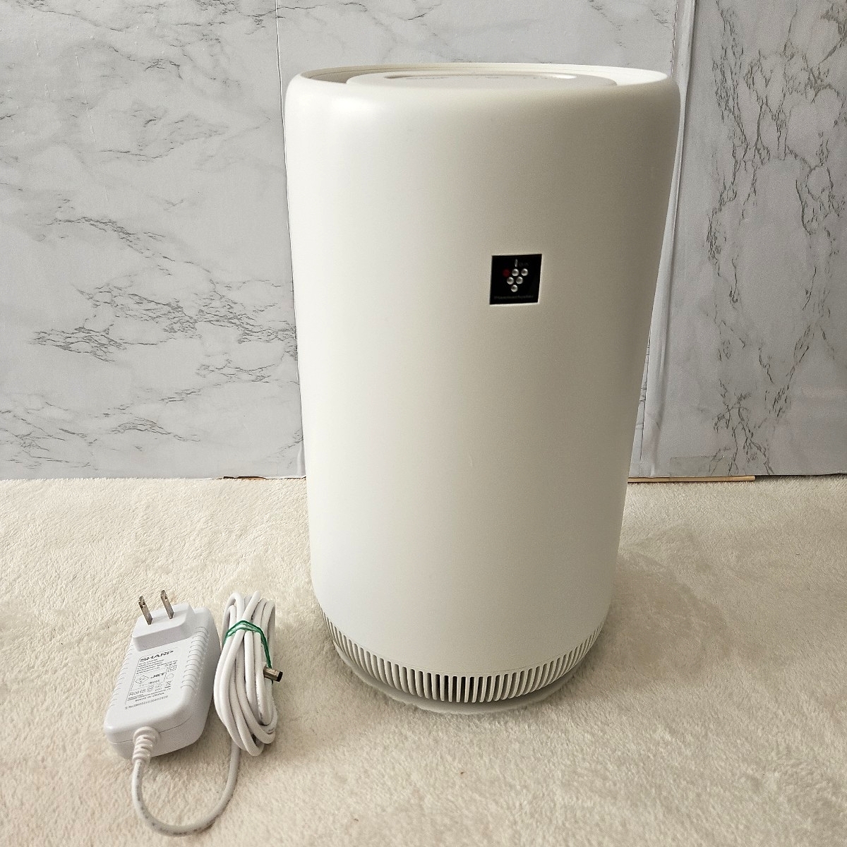 【新品未使用】シャープ　SHARP 小型空気清浄機 FU-NC01-W Amazon.co.jp: Sharp FU-NC01-W Compact Air Purifier