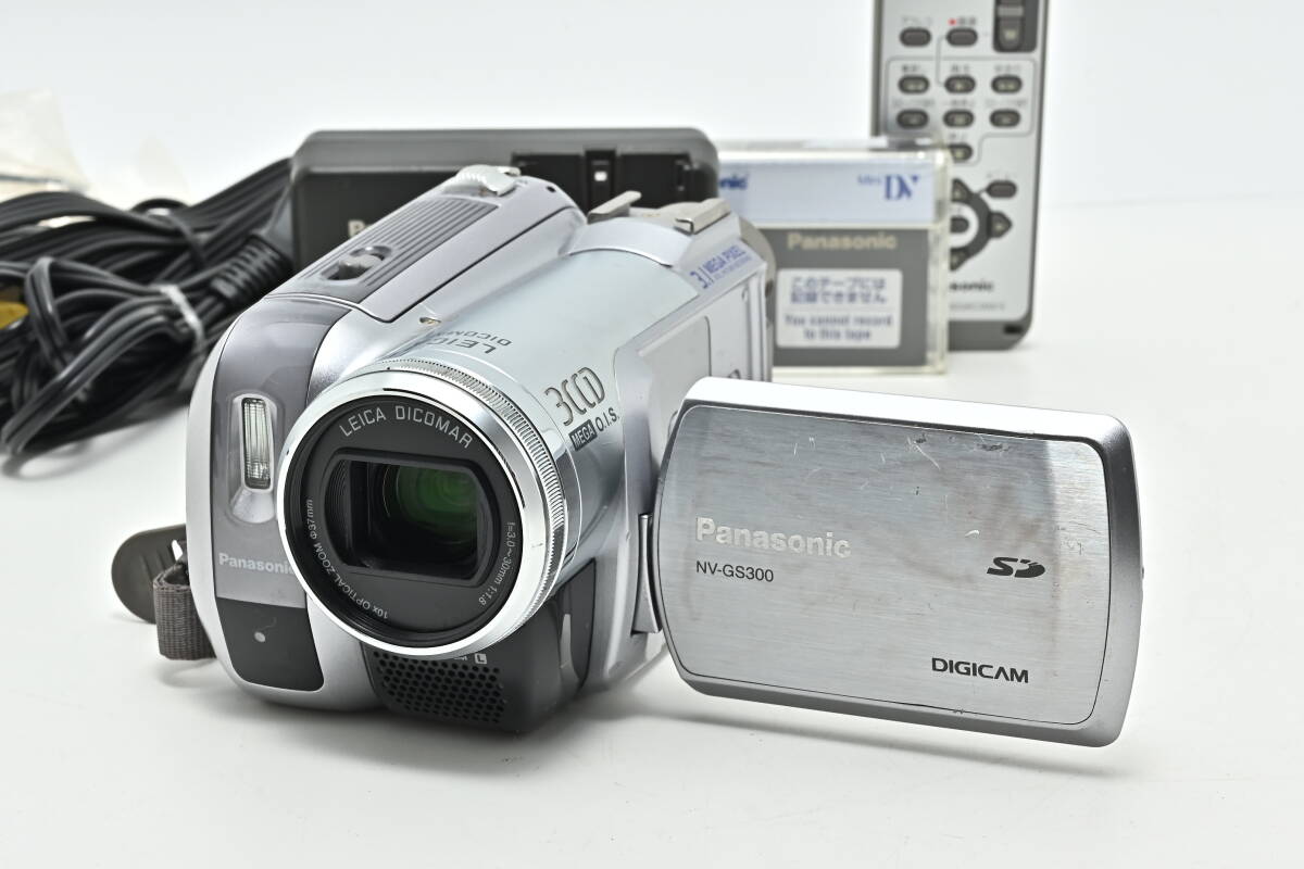 Panasonic MiniDV NV-GS300 デジタルビデオカメラ Amazon.co.jp: Panasonic パナソニック NV-GS300-S シルバー