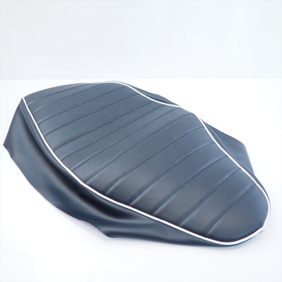 極美品　W800 純正シート　グレーパイピング　金具付き 極美品 W800 純正シート グレーパイピング 金具付き Yahoo