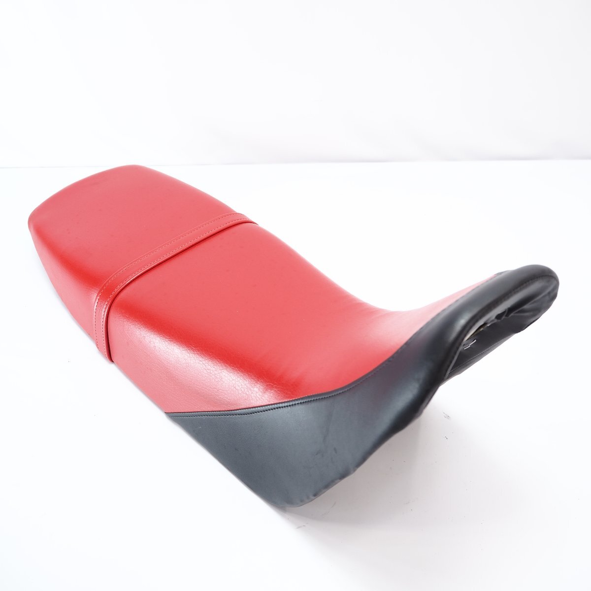 ホンダXR250シート ローシート？ MD30 ホンダ XR250 シート 赤 純正 中古 バイク 部品 MD30