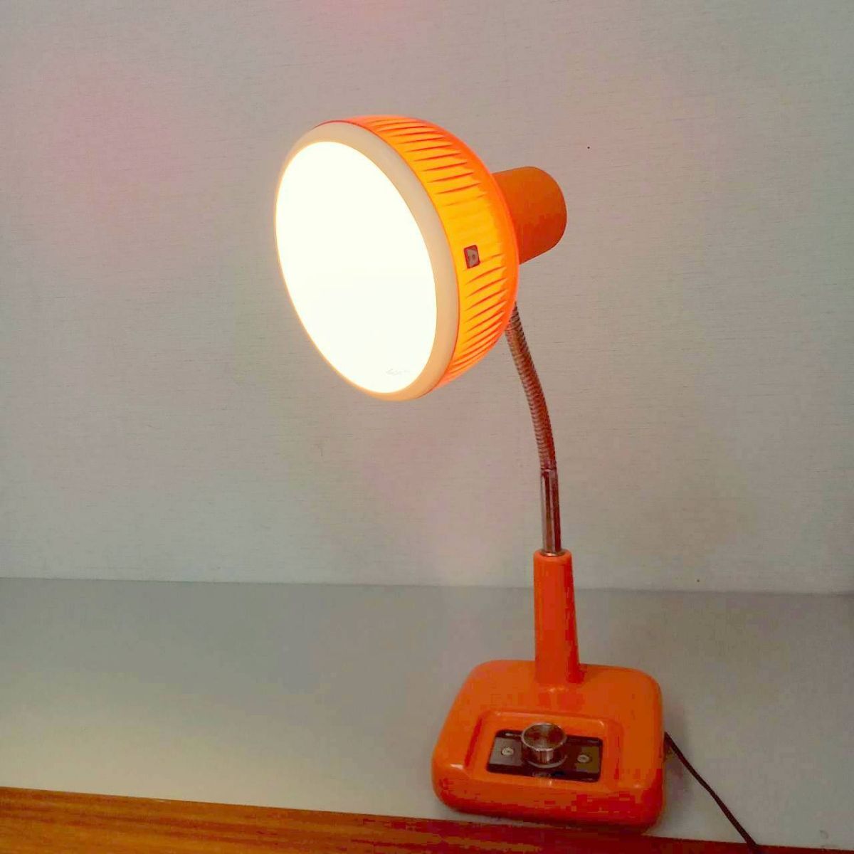 Yahoo!オークション -「昭和レトロ電気スタンド」の落札相場