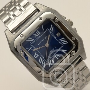 伝統的スクエア様式を重厚な機械式で堪能【自動巻き/新品】バックスケルトン カレンダー 耐衝撃構造 サファイアブルー文字盤/7連ステンss