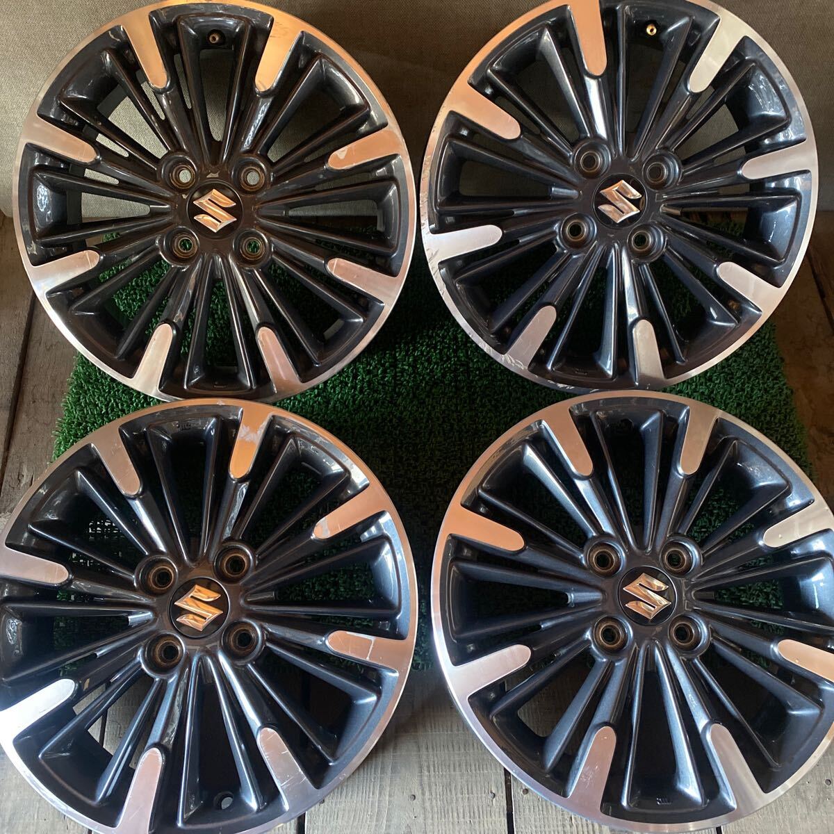 お取引中　傷少なめ スズキスペーシア純正15インチ タイヤオマケ ４本　その1 スズキ - ☆送料無料☆美品スズキ純正スペーシア カスタム