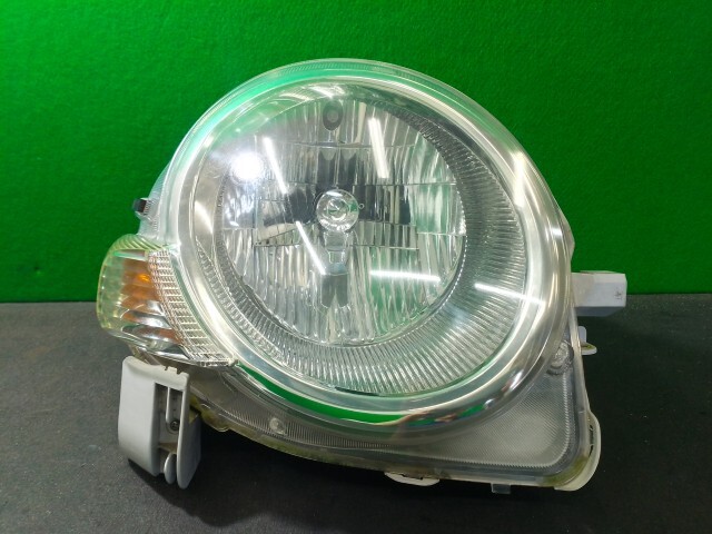 シエンタ　NCP81G　NCP85G　前期　HID ヘッドライト 左 助手席 磨き済み トヨタ NCP81G NCP85G 後期 シエンタ 純正HID