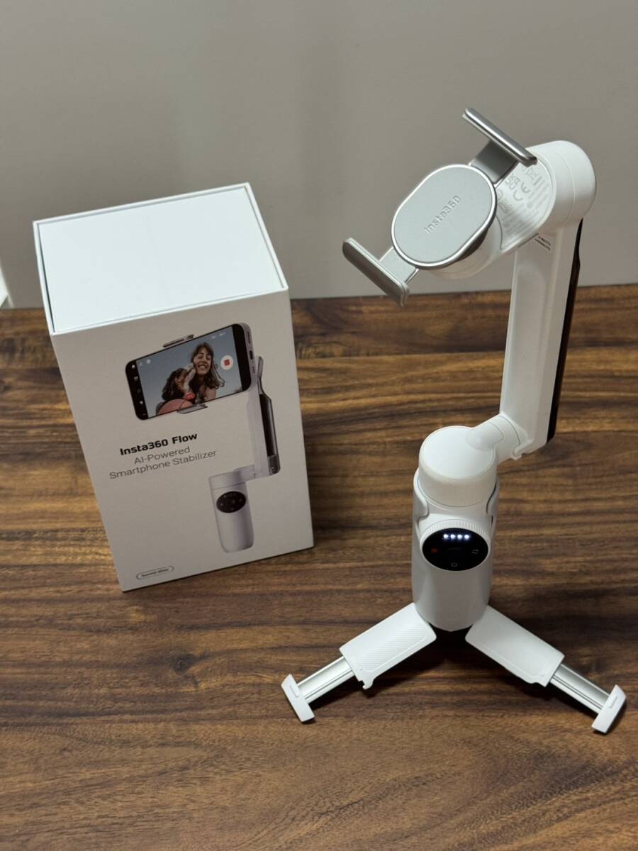 Insta360 Flow 美品 美品】Insta360 Flow ホワイト 通常版 Insta360 Flow 通常版