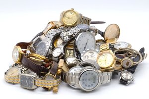 【まとめ売り】約2kg ジャンク品 腕時計 まとめ 未点検 SEIKO TECHNOS FOSSIL RADO など クォーツ 革 懐中時計 大量 ヴィンテージ 2726