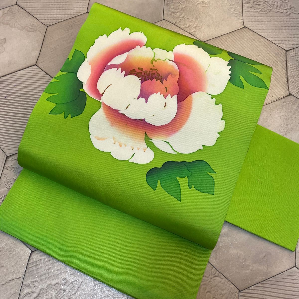 ¨̮⃝ アンティーク 名古屋帯 総刺繍 波飛沫 駒刺繍 大正ロマン 未使用品 刺繍 名古屋帯」アンティーク 名古屋帯 刺繍柄 黒地昭和レトロ