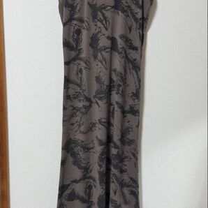 ⑥ブラウン ノースリーブロングワンピース