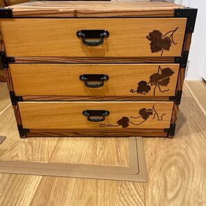 木製 3段 小引き出し 小物入れ 卓上収納 ぶどう柄 レトロ アンティーク