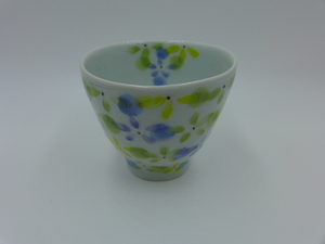 Art hand Auction ★Great deal★Less than half price★Hasami ware★Made by an artist★Cute flower teacup★Hand-painted★Teacup★Hand-painted, tea utensils, teacup, Single item