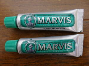 即決♪新品未使用♪パークハイアットニセコ MARVIS マービス クラッシック ストロング・ミント 歯磨き粉 2点セット ホテルアメニティグッズ