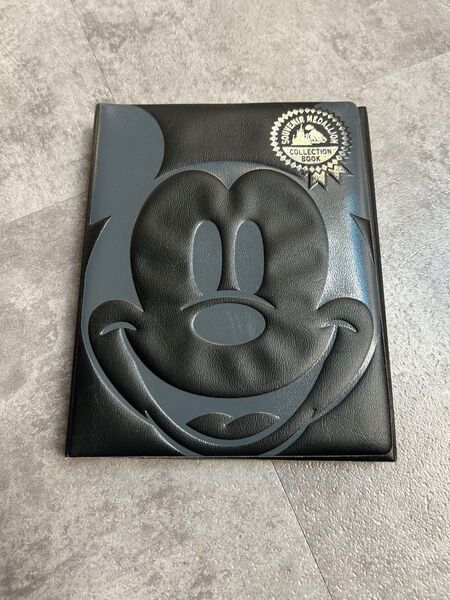 ディズニー スーベニアメダル & コレクションブック45枚