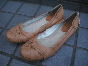  shoes :Vert Dense 24.5 Brown . non-original goods 