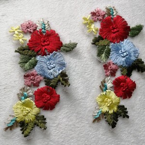 ハンドメイド ワッペン 刺繍 綺麗なワッベン 可愛いワッベン 花 2枚 3番