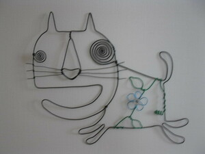 走る猫　ワイヤーアート　ワイヤークラフト　ハンドメイド　針金細工　壁飾り 
