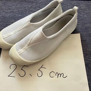 体育館シューズ 25.5㎝