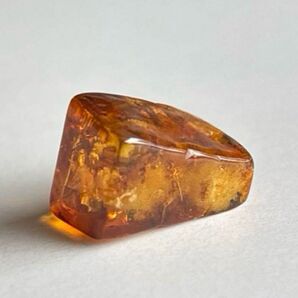 0.9g バルティックアンバー 原石 ミニミニサイズ 天然