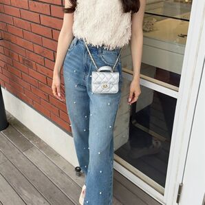 Vネックフェザーベスト