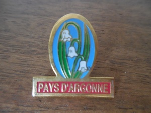 フランス☆古いピンズ 【PAYS D'ARGONNE】ピンバッジ ピンバッチ PINS すずらん スズラン 鈴蘭 お花