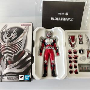 S.H.Figuarts 真骨彫 仮面ライダー龍騎