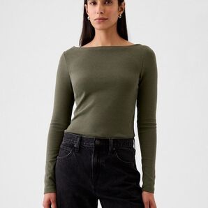 新品☆Gap モダン ボートネックTシャツ新品 Mサイズ2枚 お色はグレー&ブラウン 残り僅かになっています