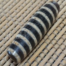 御幸天珠 L04693 珍品 螺旋龍鈎天珠 55x15mm うずまき 渦巻き 蛇 ヘビ らせん 稀少 レア 龍 ドラゴン 龍神 幸運を釣り上げる 龍鈎天珠_画像3