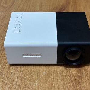 プロジェクター 本体
