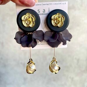カメリア 花 フラワー ゴールド ブラック ボタン ピアス イヤリング パール 花びら 揺れる 大ぶり 大人可愛い 金 黒 ロング