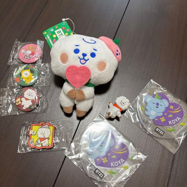 BT21 マスコットぬいぐるみ、缶バッジ、アクリルスタンド