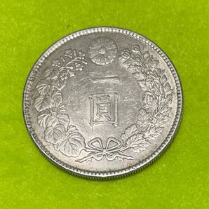 新一圓銀貨 大正三年 外径38.0mm 厚さ2.65mm 重さ26.7 発行 11.500.000枚 台湾銀行基金引換用製造貨幣