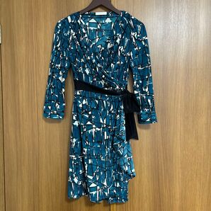 any SiS カシュクール&ラップ 長袖ワンピース 青系 総柄