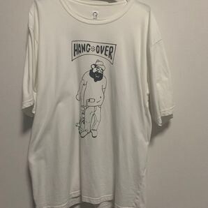 KATO HANG OVER Tシャツ ホワイト イラスト カジュアル