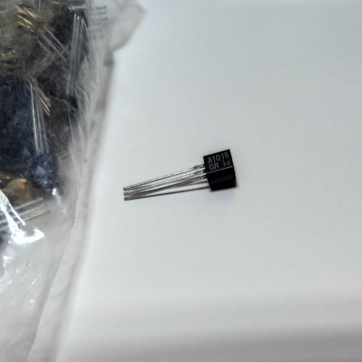 A1015 トランジスタ GR 3D 178個