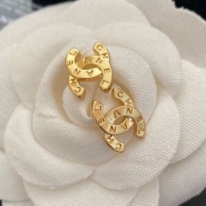 CCロゴ ヴィンテージ ピアス ゴールド 両耳